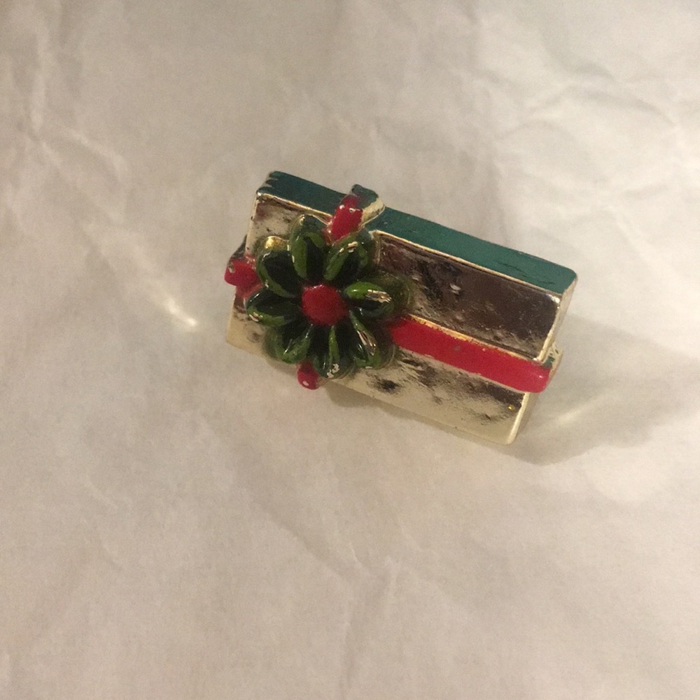 Christmas Present Pin